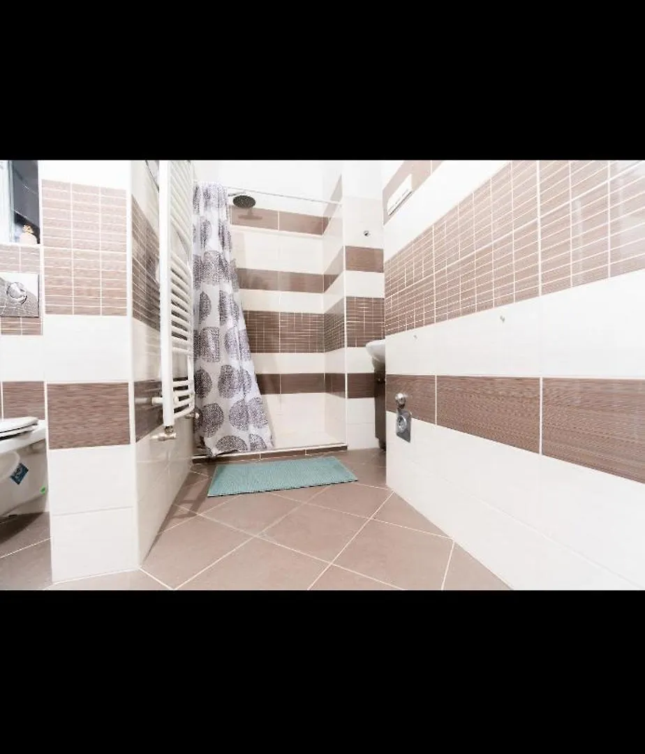 Kiraly Stret Gozsdu Apartment Budapest Hungary